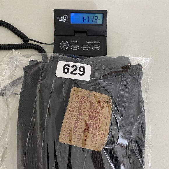 Levi’s 550 Jeans Womens 32x29 Black Relaxed‎ Fit Tapered Denim Faded Distressed - Picture 14 of 14